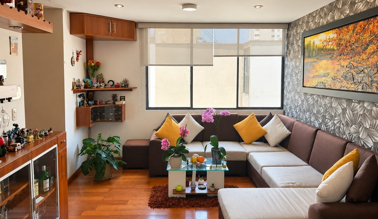 04-Sala Departamento Miraflores vista 2